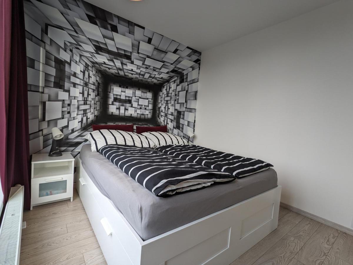 Cozy With Big Terrace In - Karlin Appartement